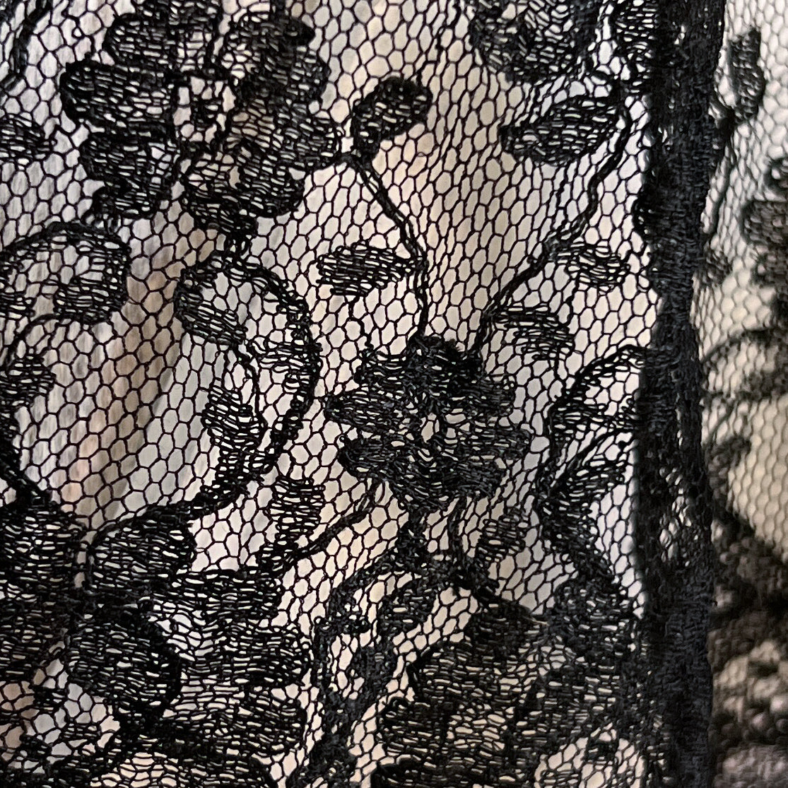 Antique Vintage victorian Chantilly lace mourning veil