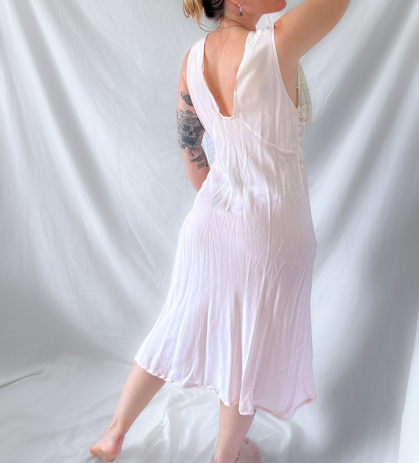 1930s/40s vintage radcliffe satin mini slip dress in guava with cream lace