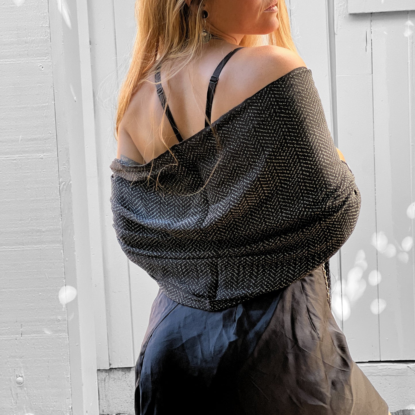 Vintage hand loom fringed scarf in black and white