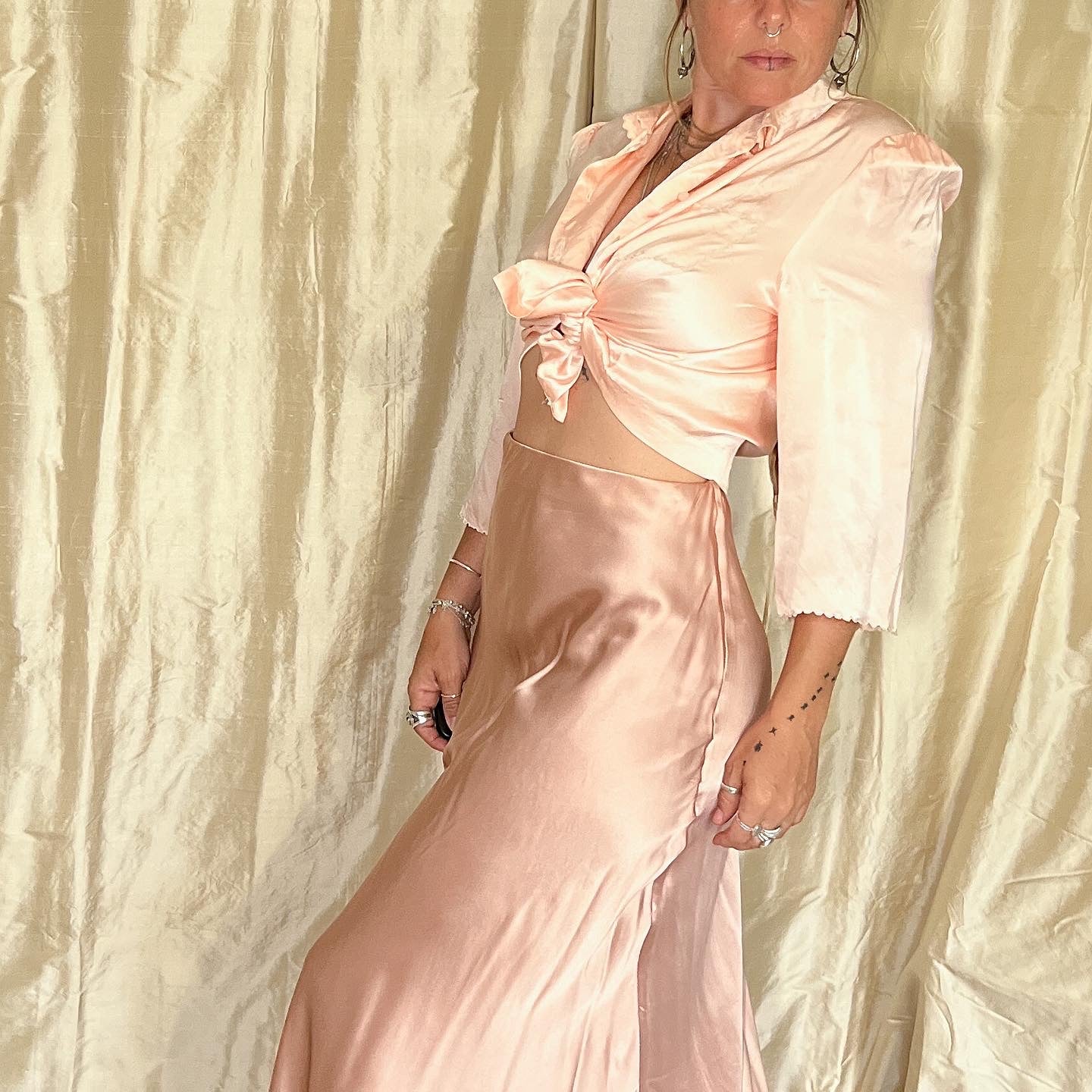 1930s 100% silk Barbizon bedshirt in blush pink
