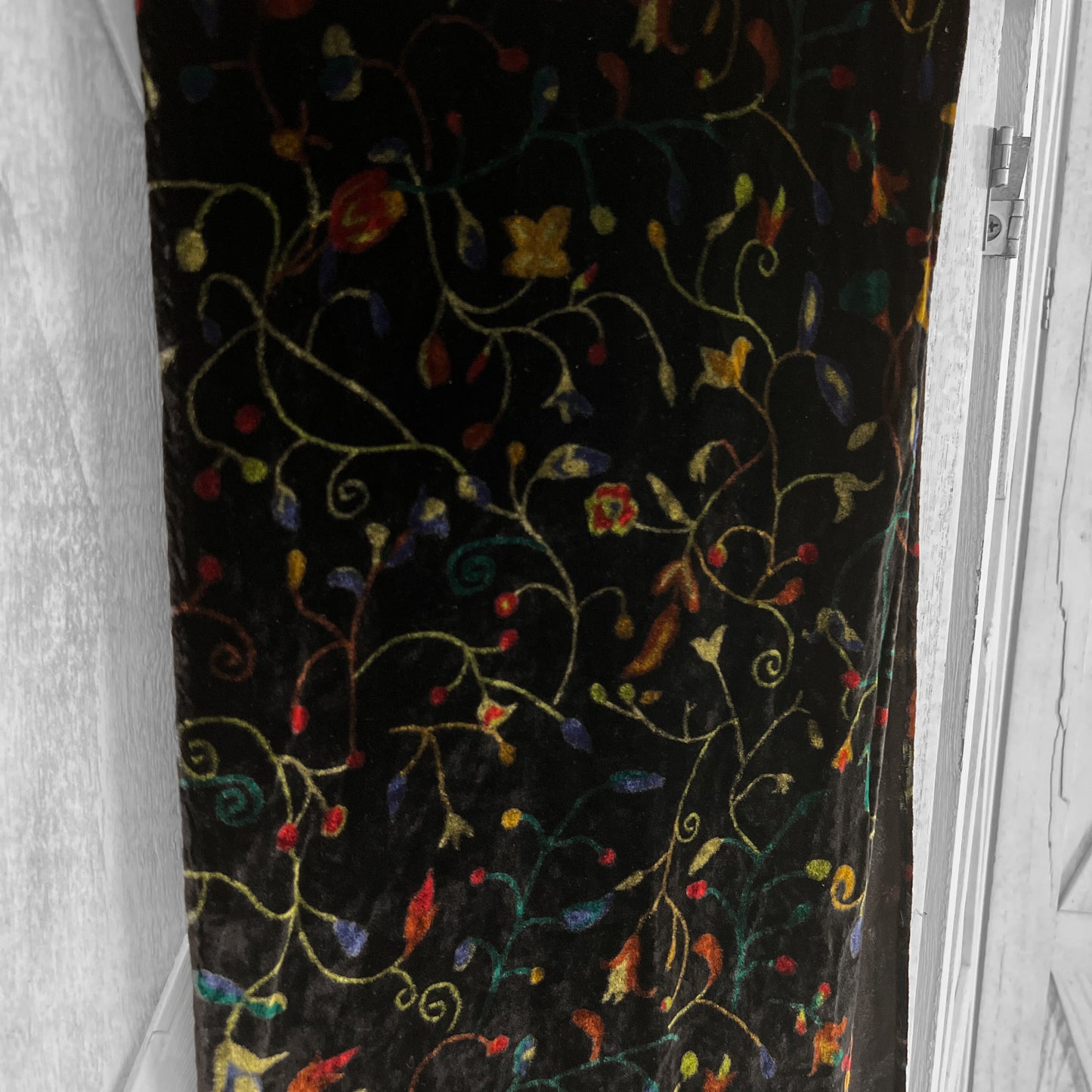 Vintage 100% silk velvet skinny scarf in jet