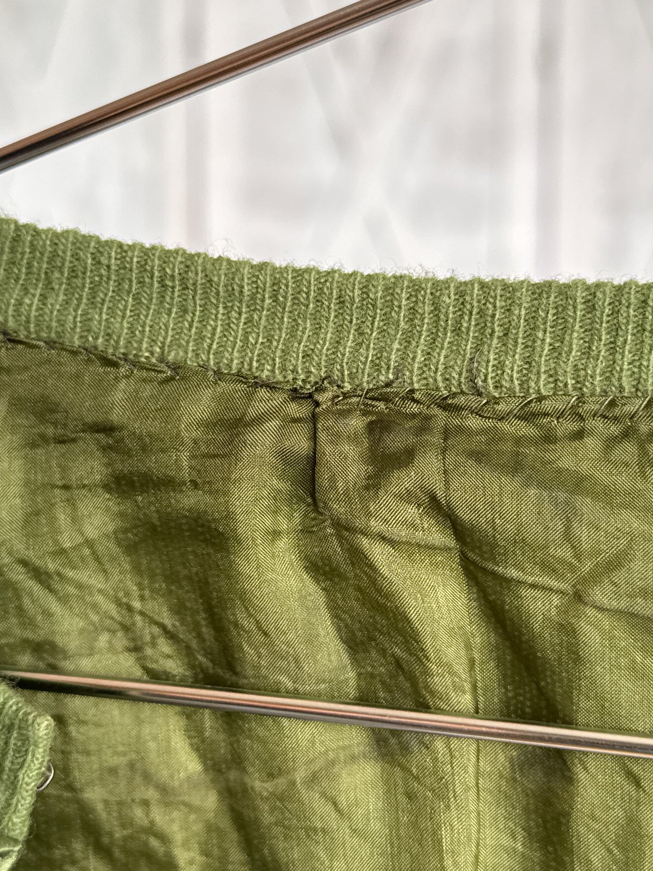 Vintage 1950s Embroidered Cropped Knit Wool Cardigan in Green