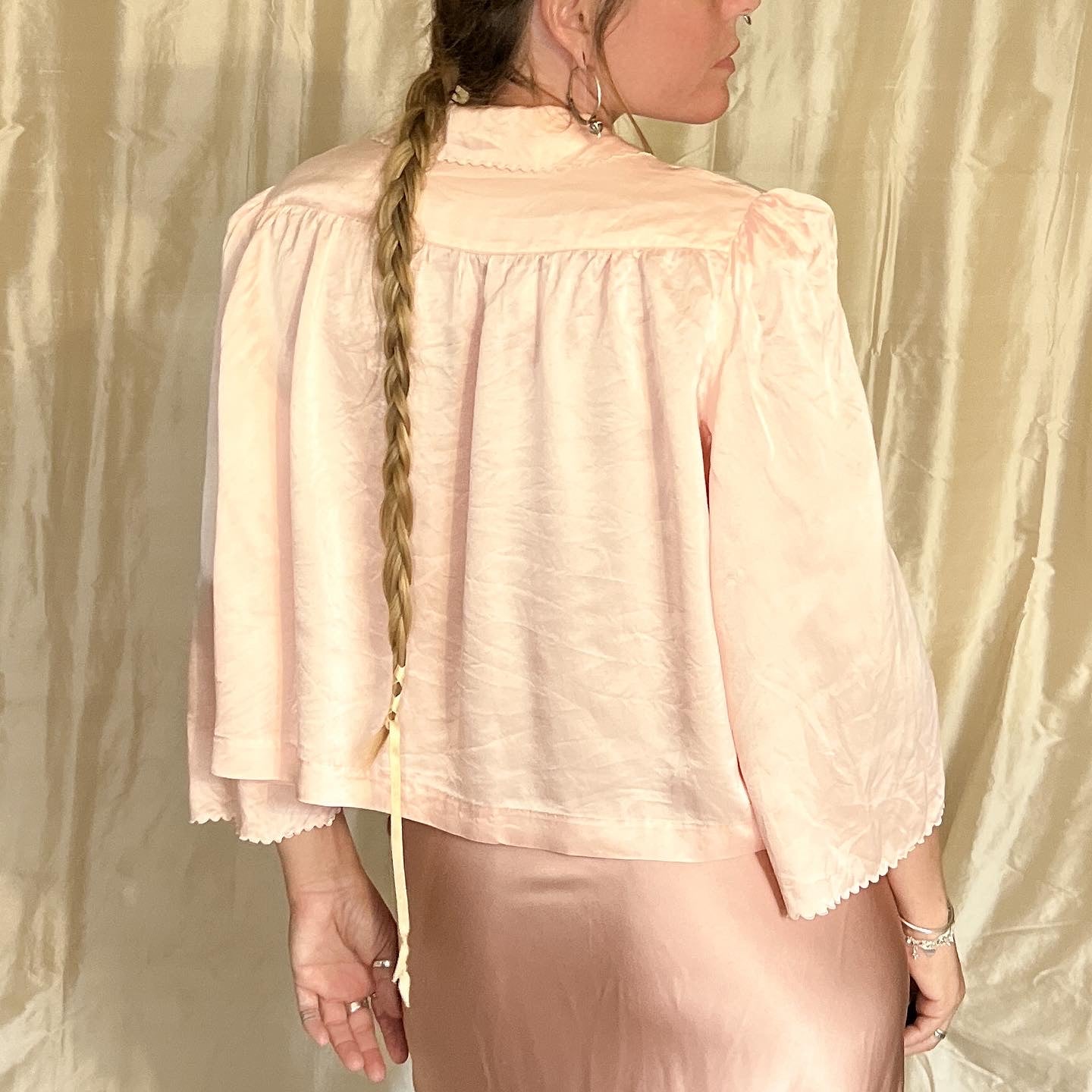 1930s 100% silk Barbizon bedshirt in blush pink