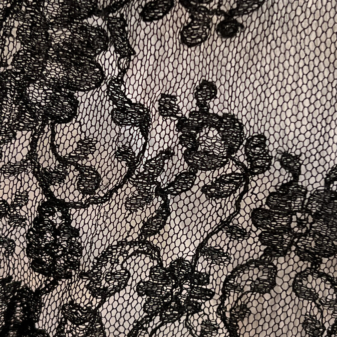 Antique Vintage victorian Chantilly lace mourning veil