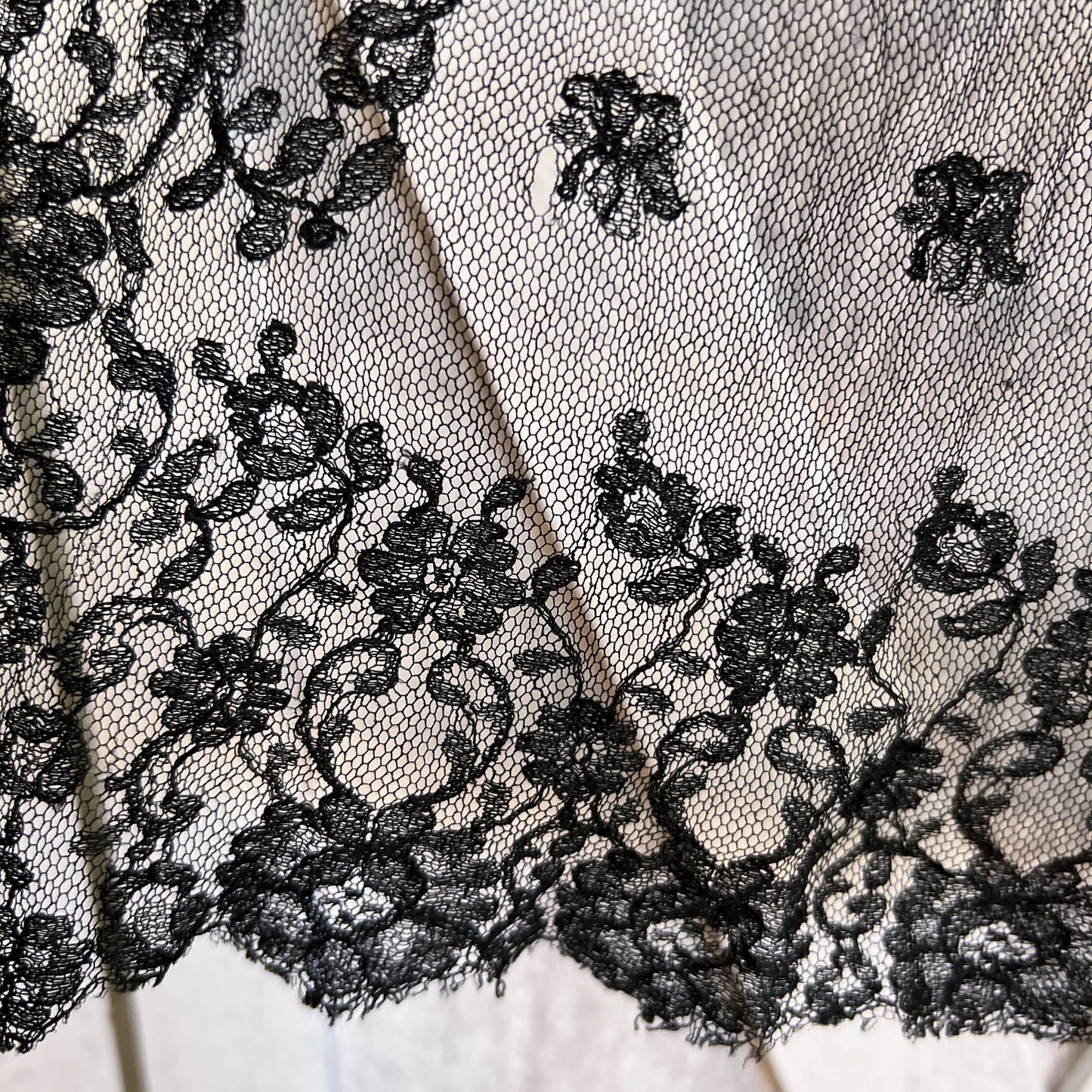 Antique Vintage victorian Chantilly lace mourning veil