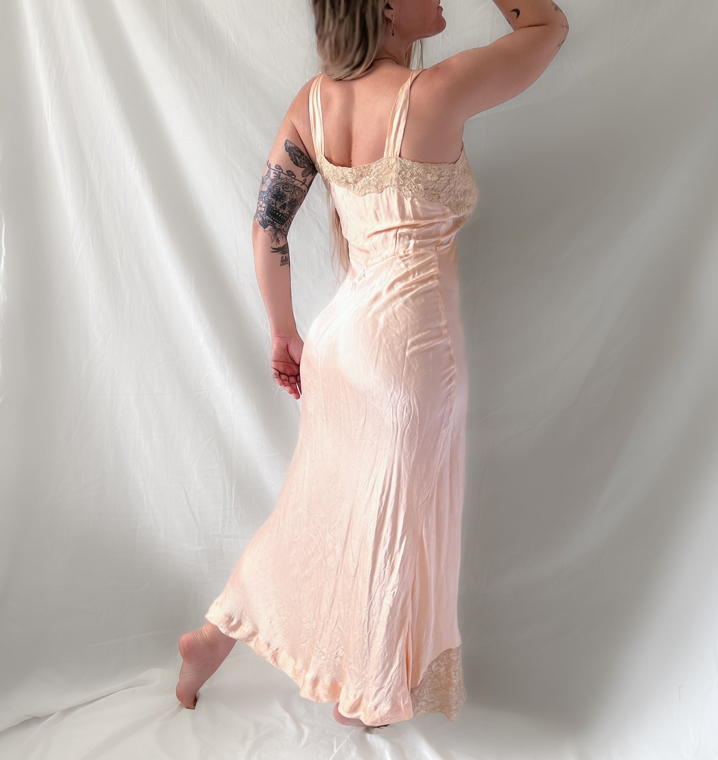 1930s/40s vintage 100% silk maxi slip dress in pink peach