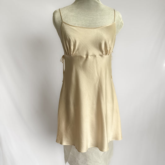 Y2K Vintage 100% silk Victoria’s secret mini slip dress in peach  ream