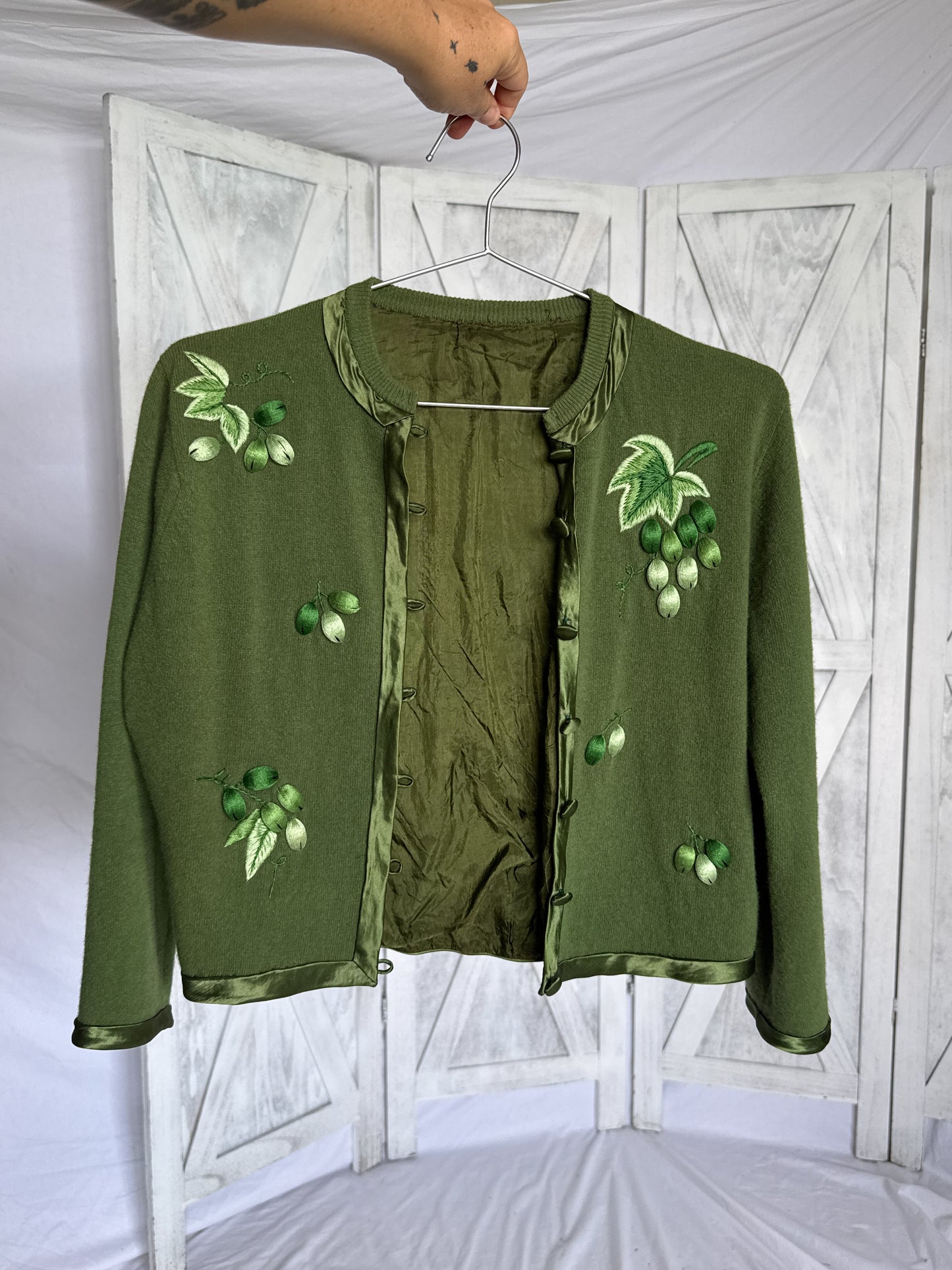 Green wool sweater rayon lining detail vintage