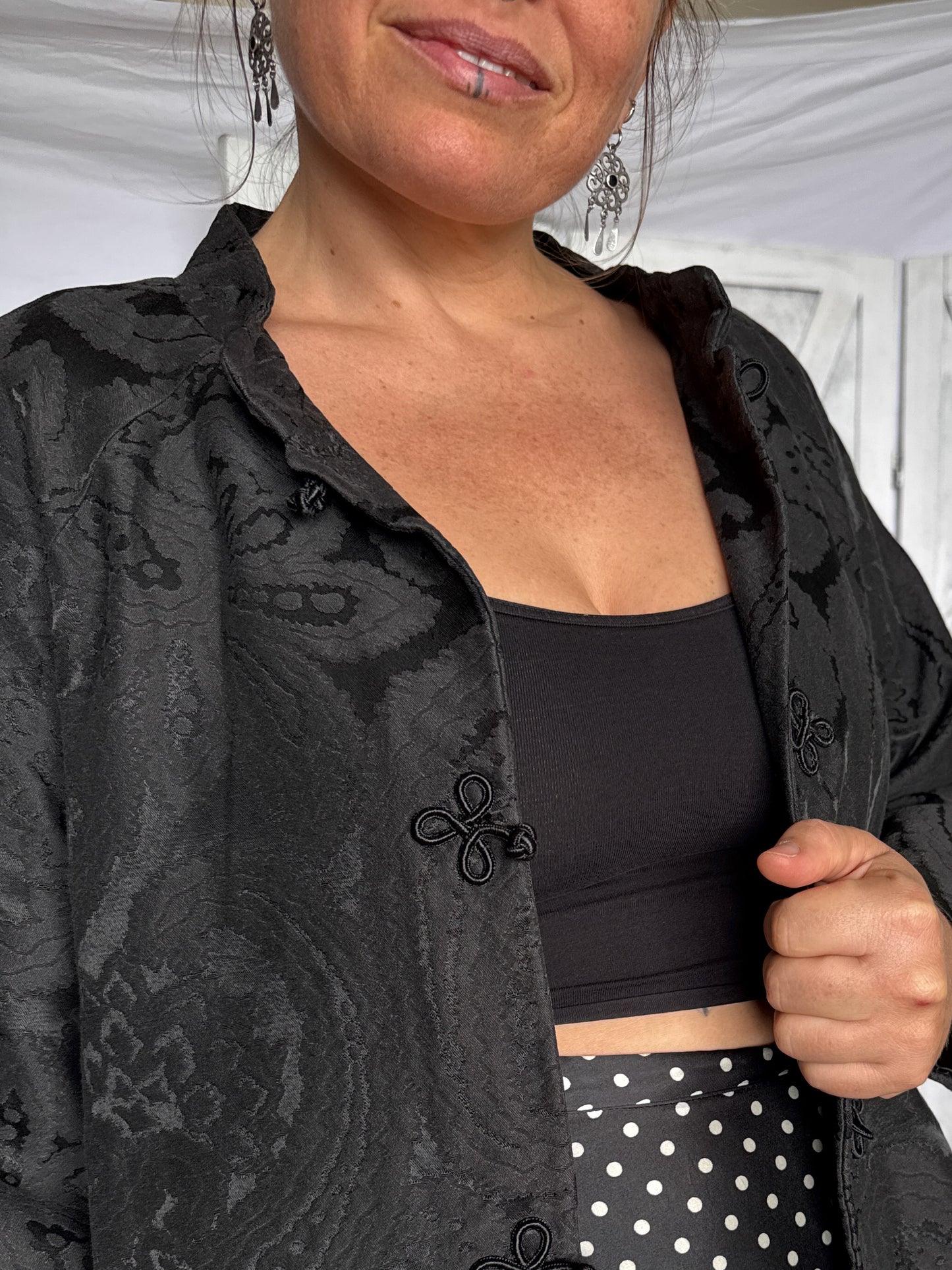 Vintage 1940s / 1950s Paisley Damask Hostess Jacket with Mandarin Collar & Frog Buttons