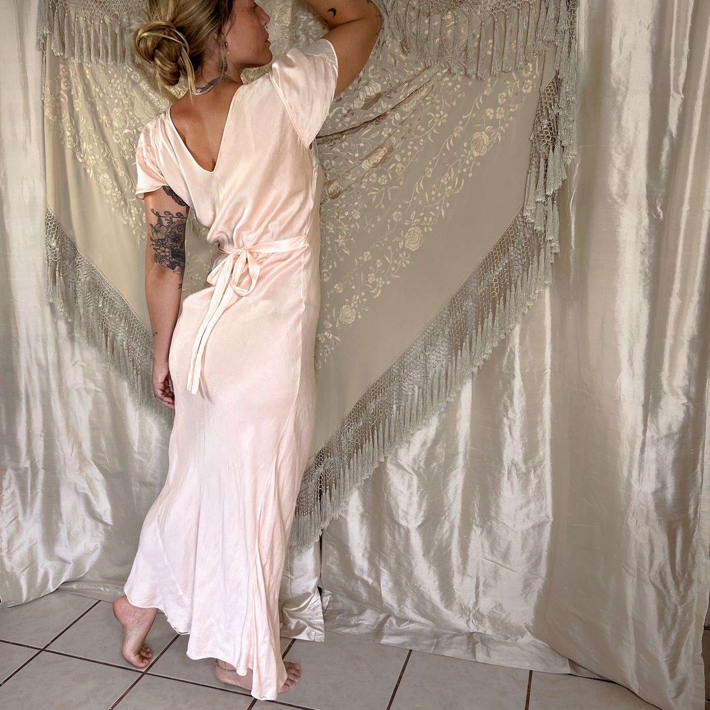 1920s/1930s Vintage Empress Silk short sleeve slip dress in floral guava pink jacquard