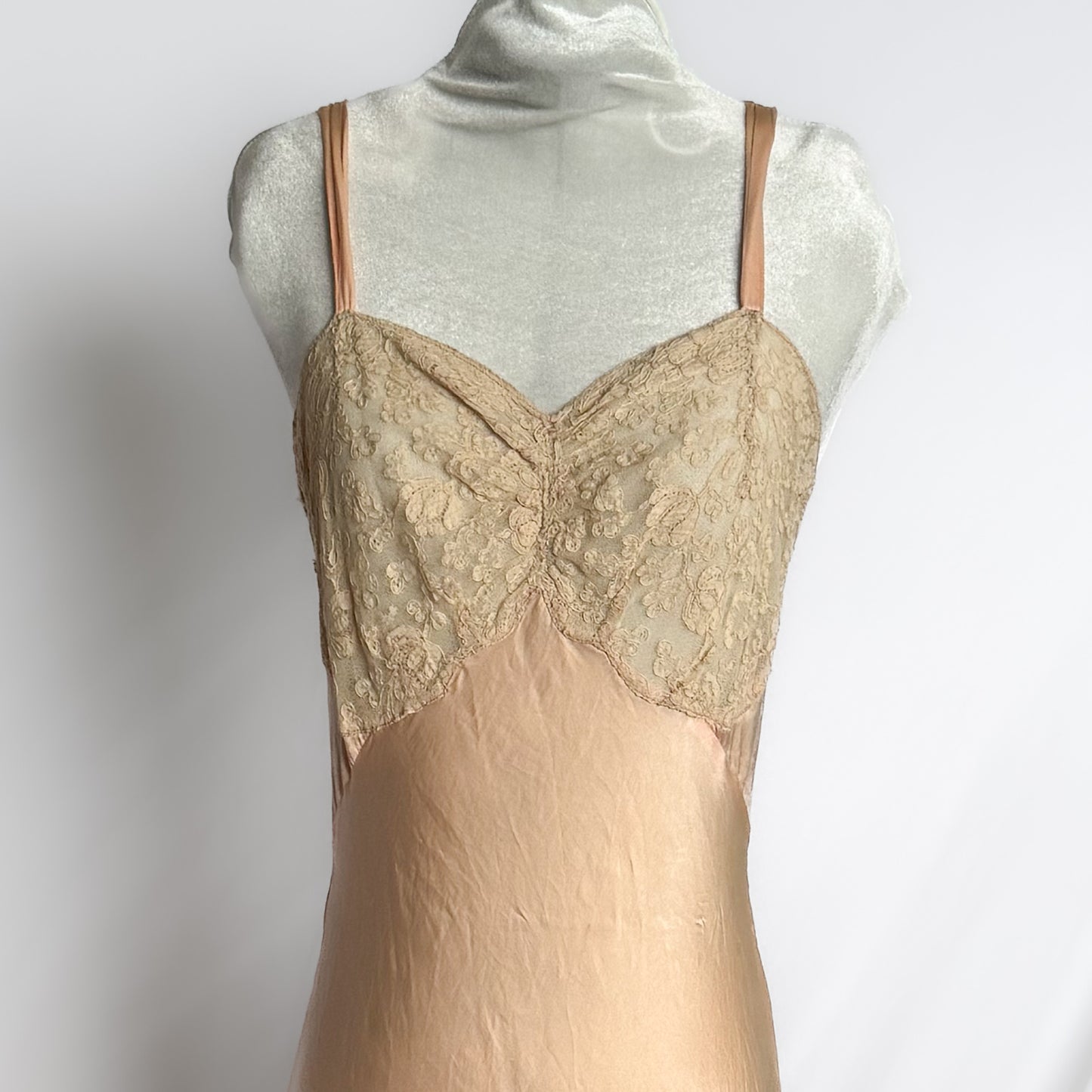 1930s/40s vintage 100% silk maxi slip dress in pink peach