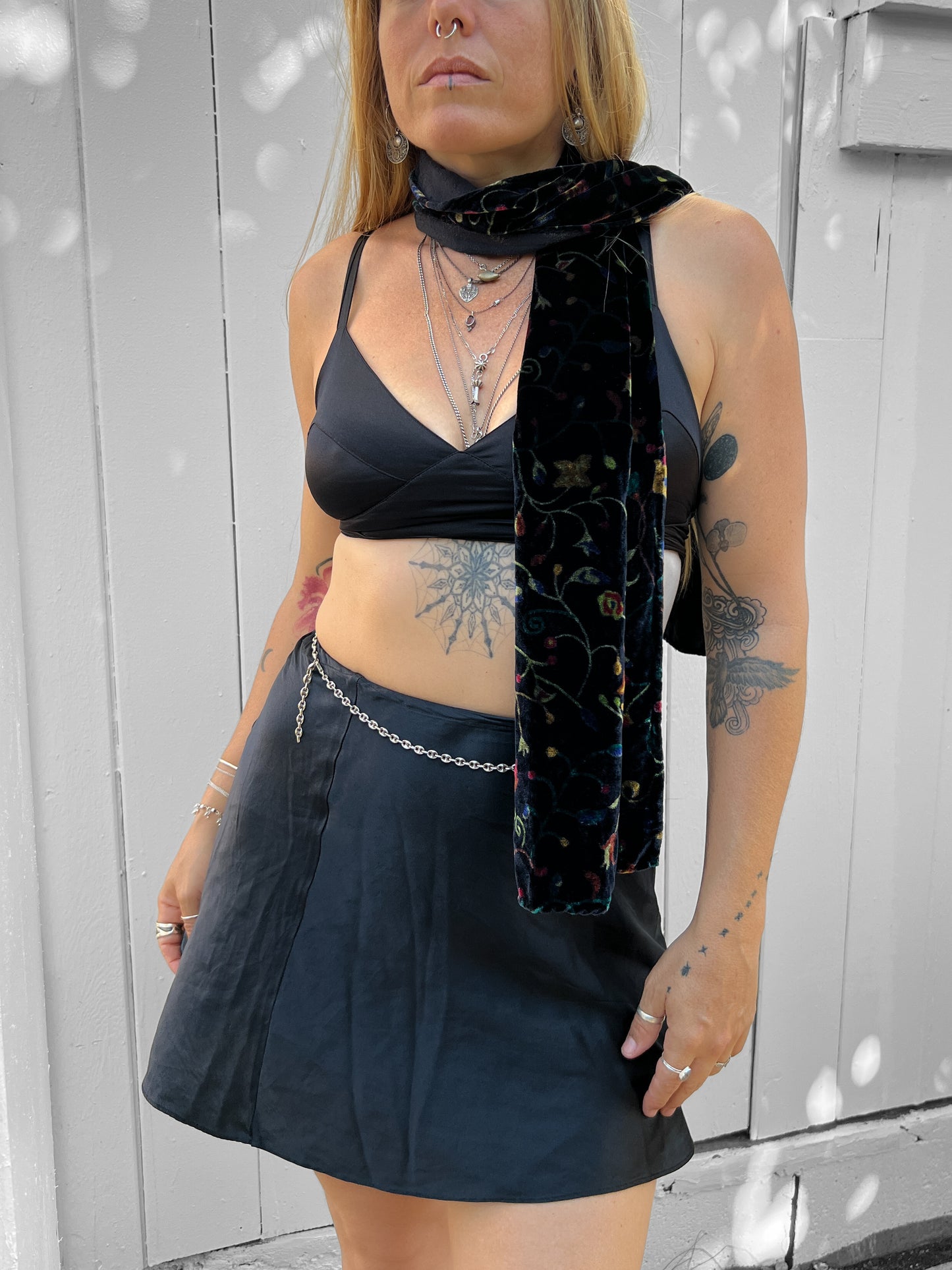 Vintage 100% silk velvet skinny scarf in jet