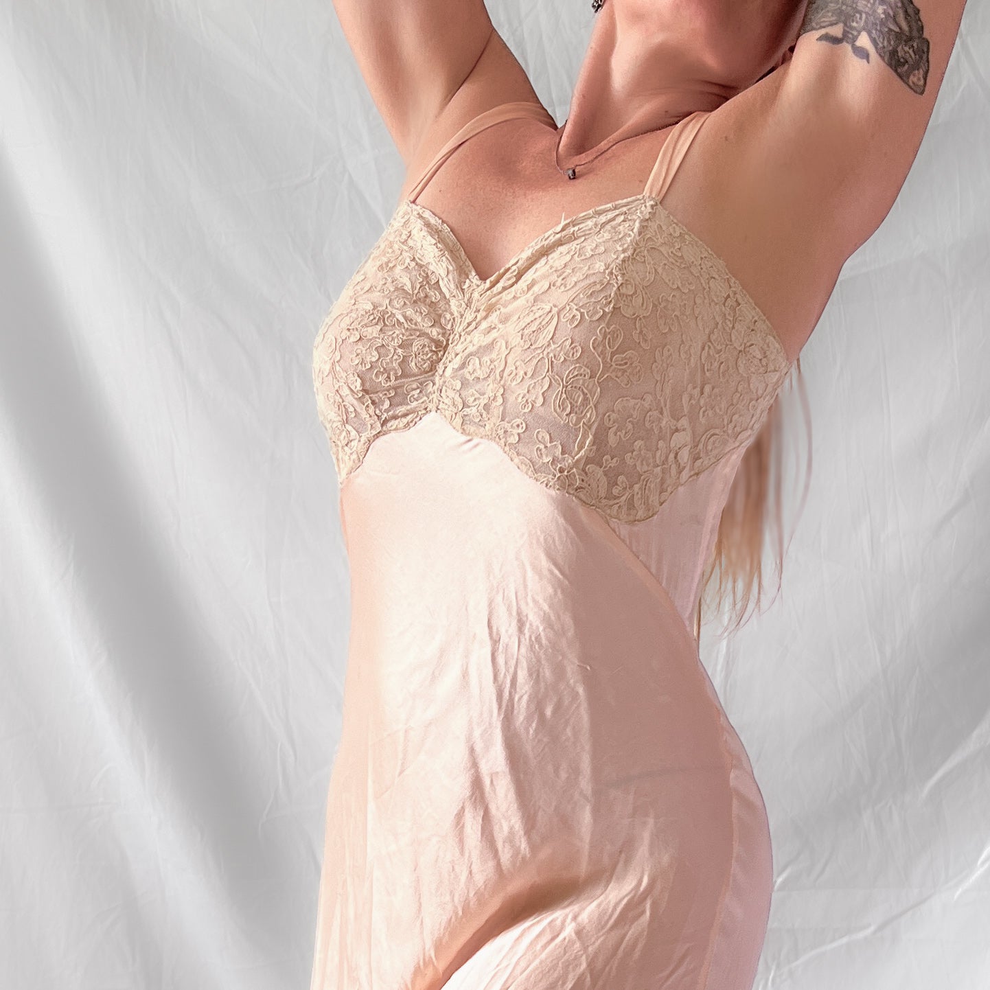 1930s/40s vintage 100% silk maxi slip dress in pink peach