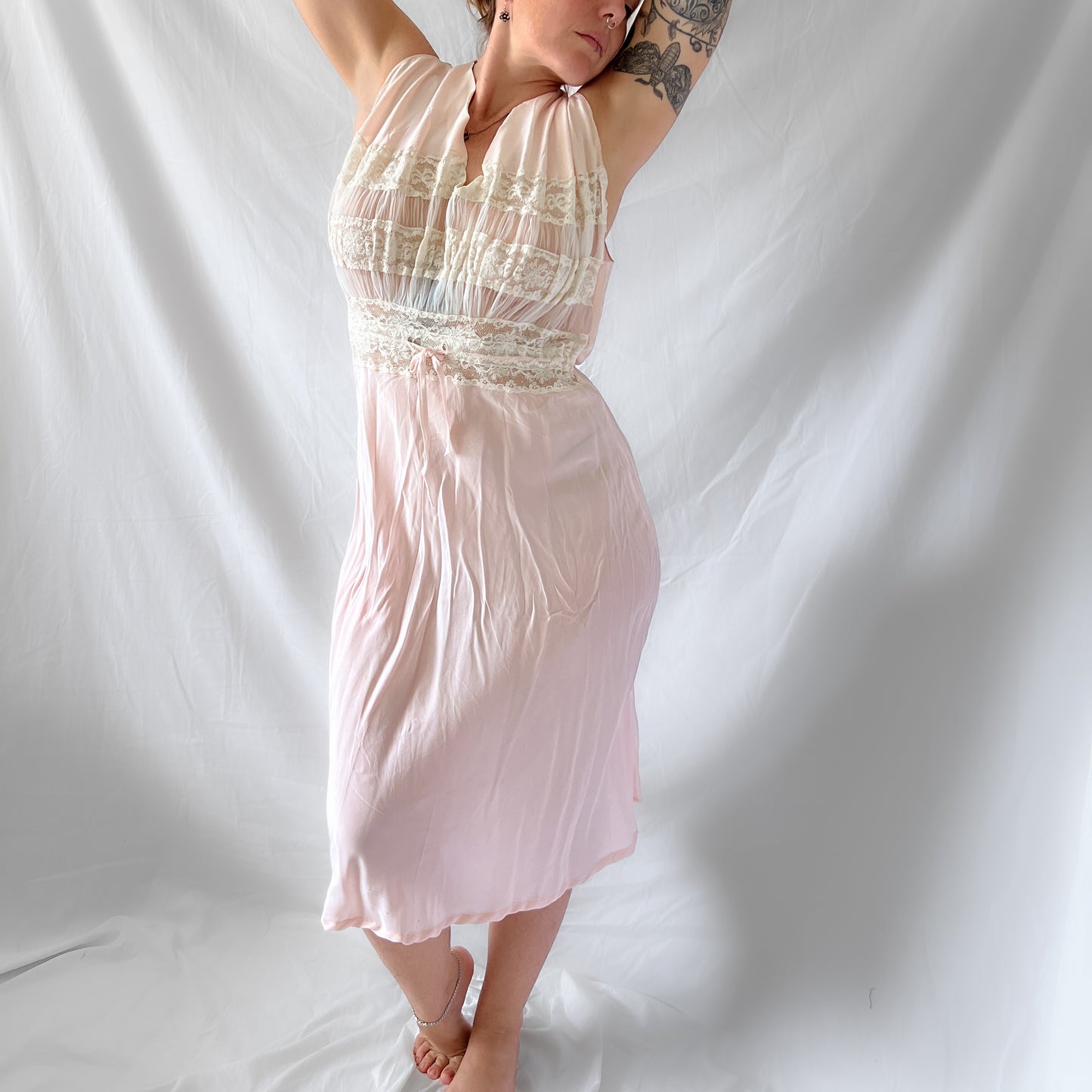1930s/40s vintage radcliffe satin mini slip dress in guava with cream lace
