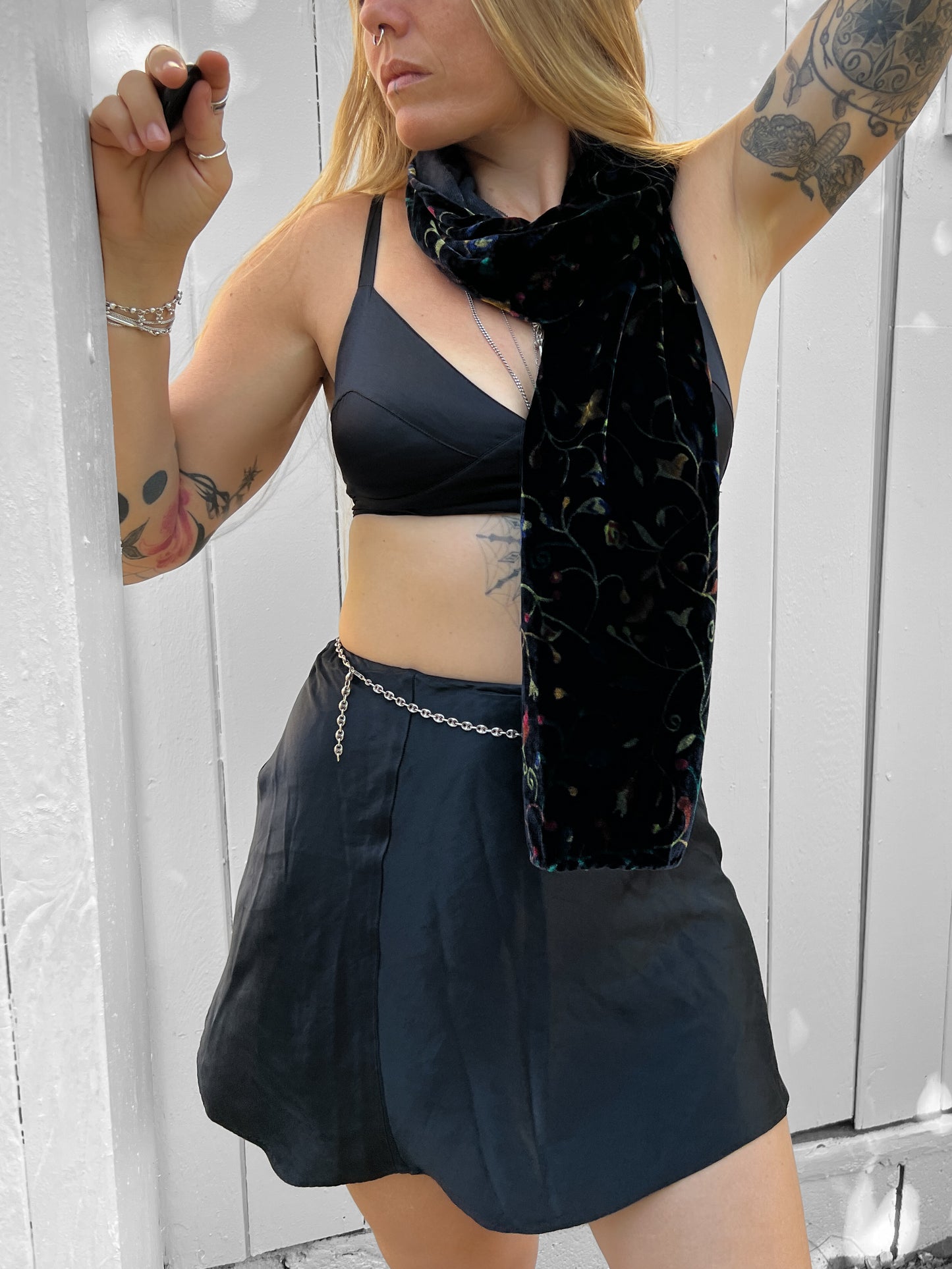 Vintage 100% silk velvet skinny scarf in jet