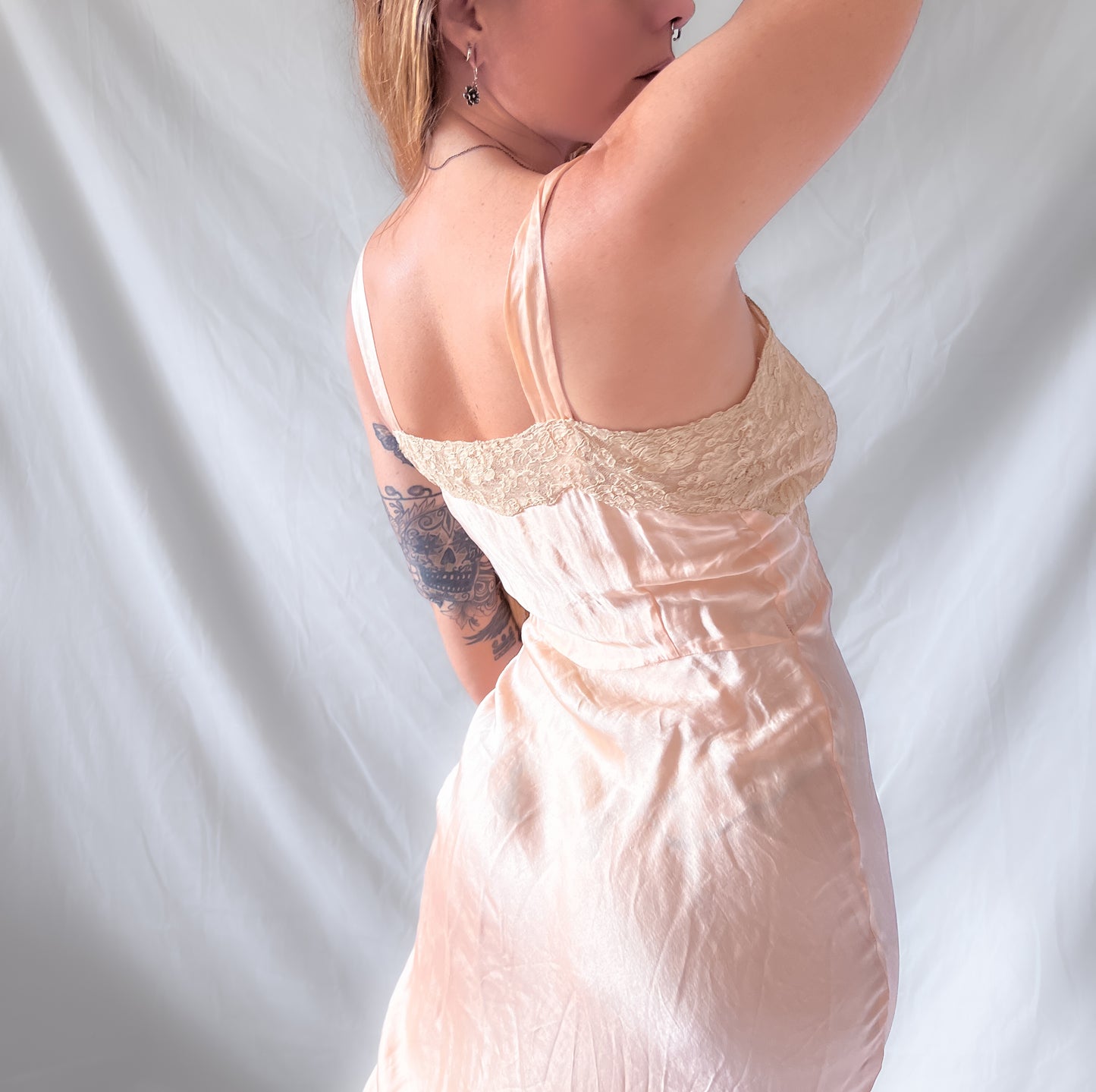 1930s/40s vintage 100% silk maxi slip dress in pink peach