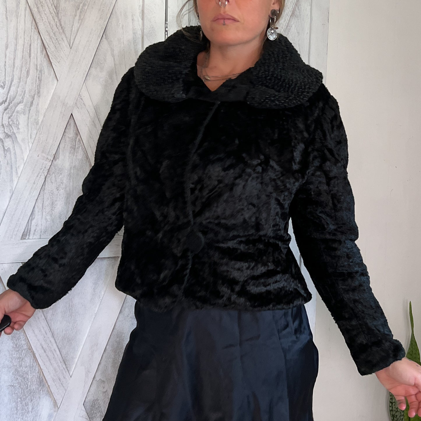 1930s vintage velvet collared coat