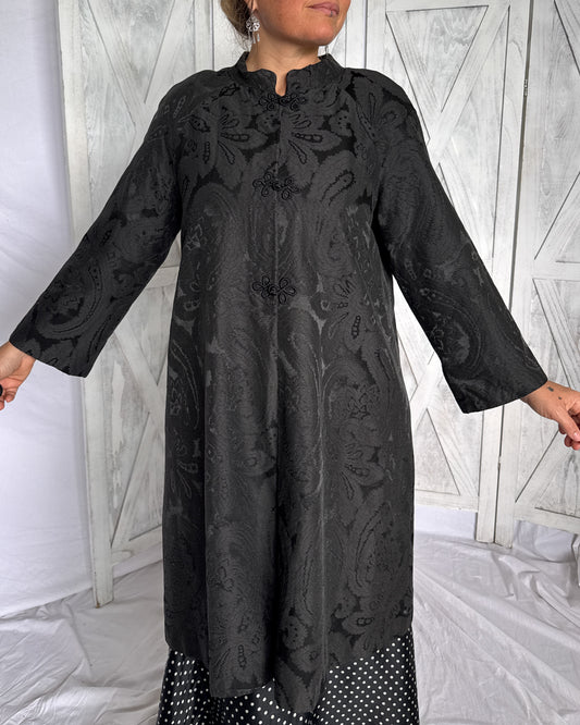 Vintage 1940s / 1950s Paisley Damask Hostess Jacket with Mandarin Collar & Frog Buttons