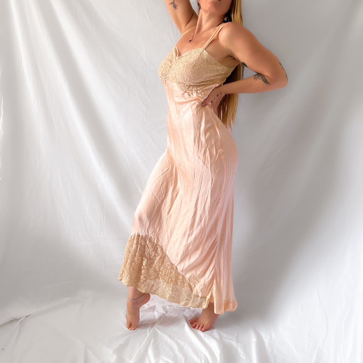 1930s/40s vintage 100% silk maxi slip dress in pink peach