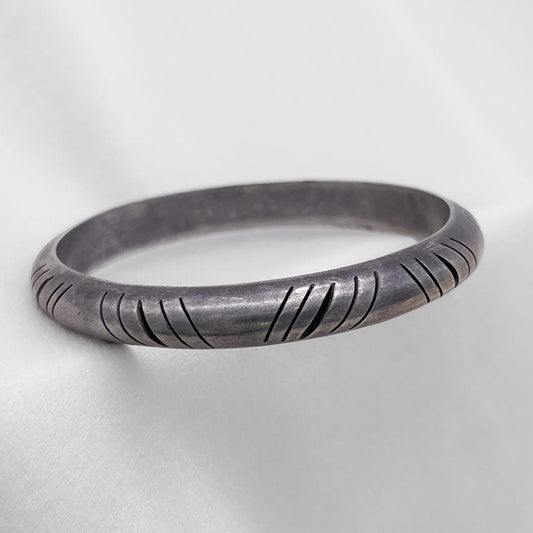Vintage sterling silver Mexican silver hollow callout bangle bracelet