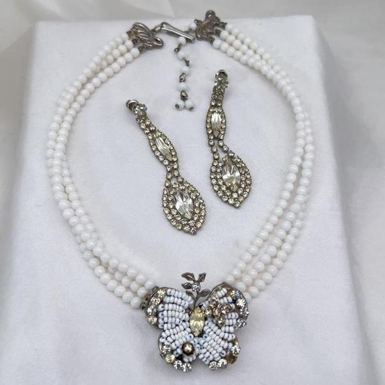 Vintage 1930s art deco butterfly necklace in eggshell glamour